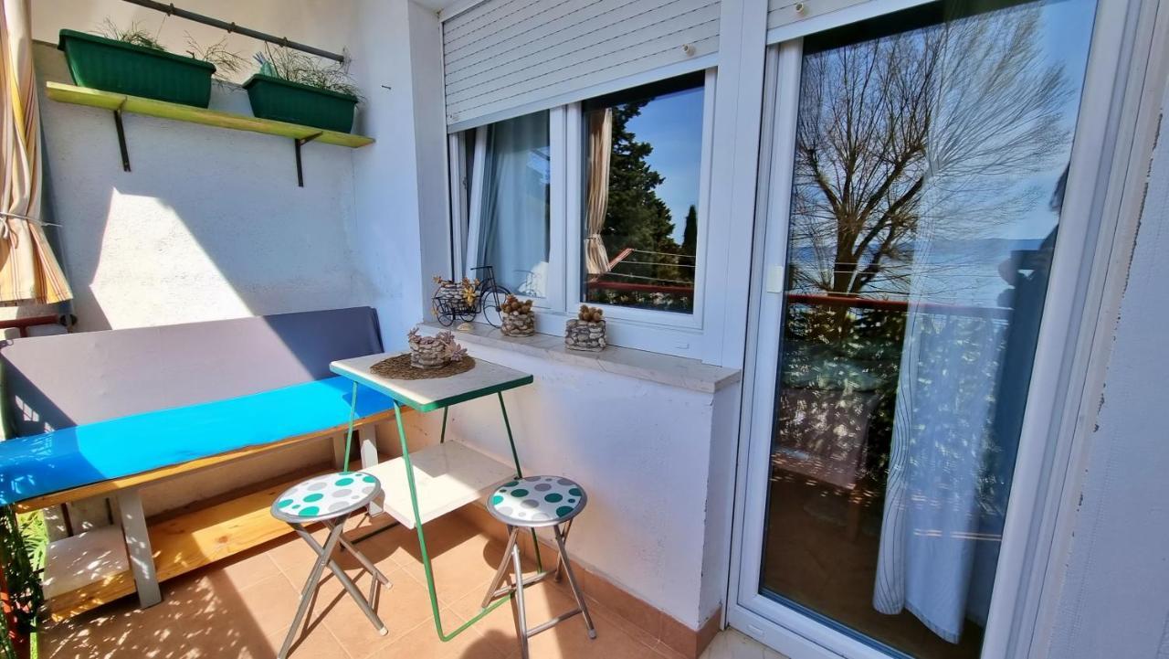 Apartment Tica Omiš Esterno foto