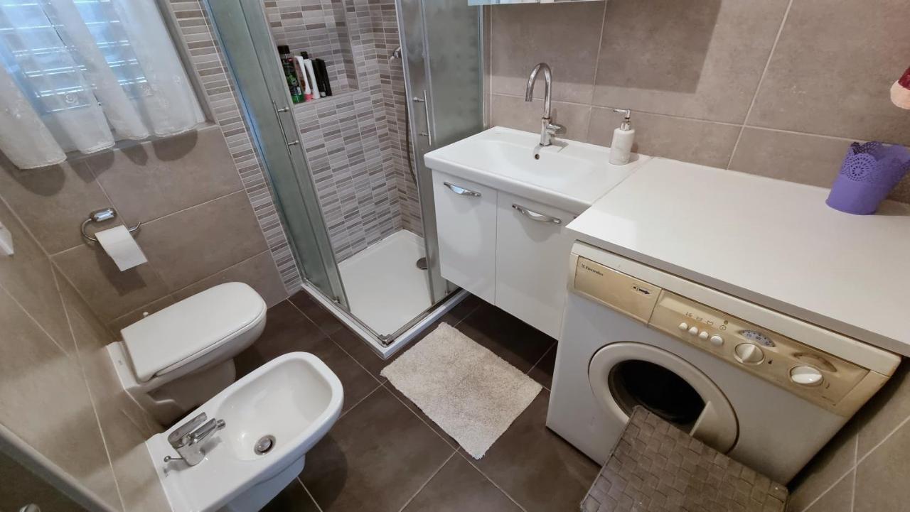 Apartment Tica Omiš Esterno foto