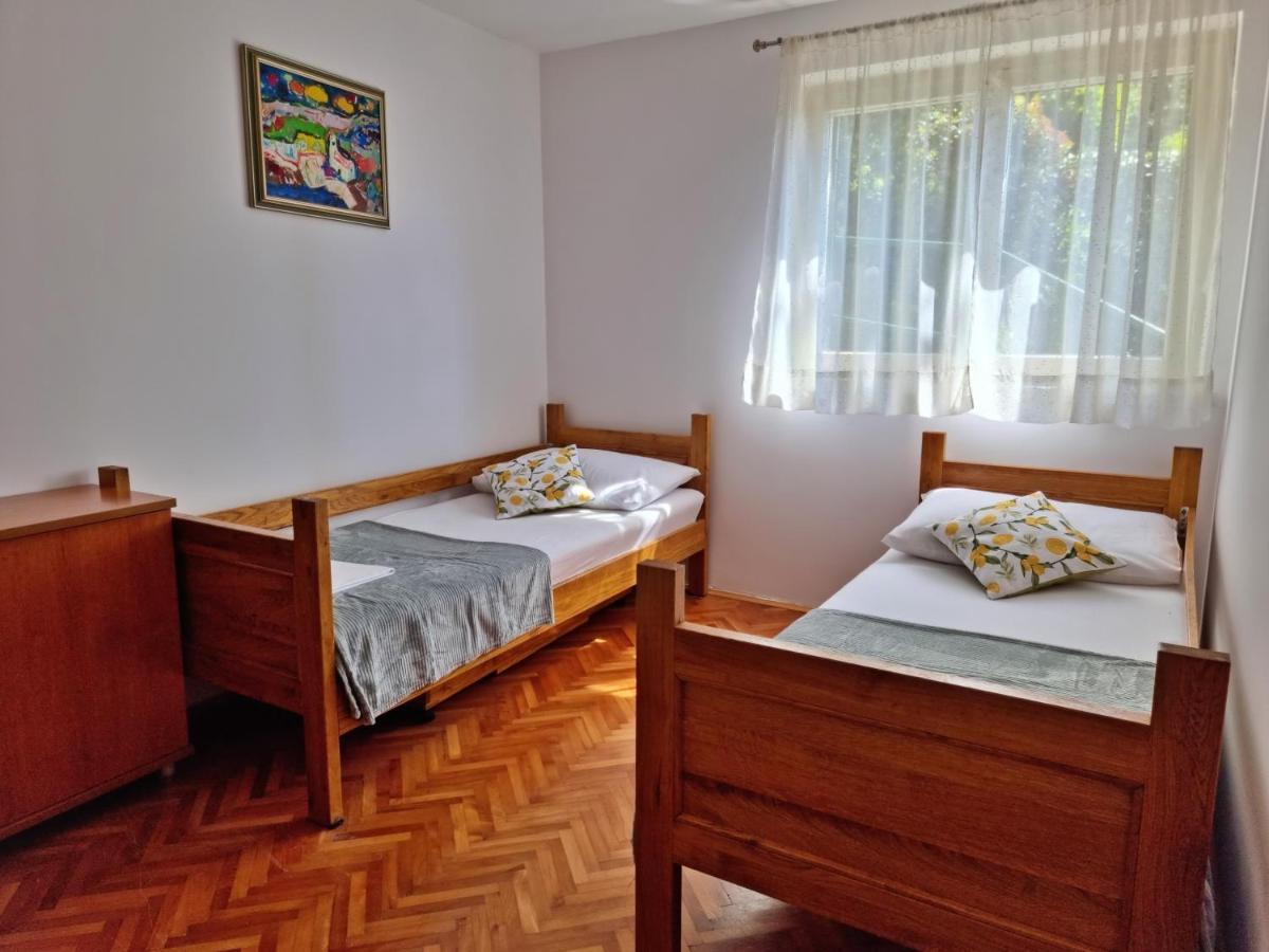 Apartment Tica Omiš Esterno foto